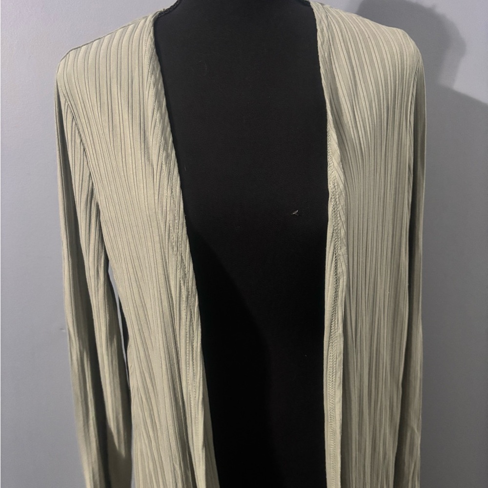 Fessceruna Light green robe